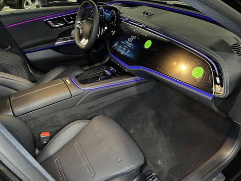 New 2026 Mercedes-Benz E 53 AMG e 4MATIC Sedan image 11