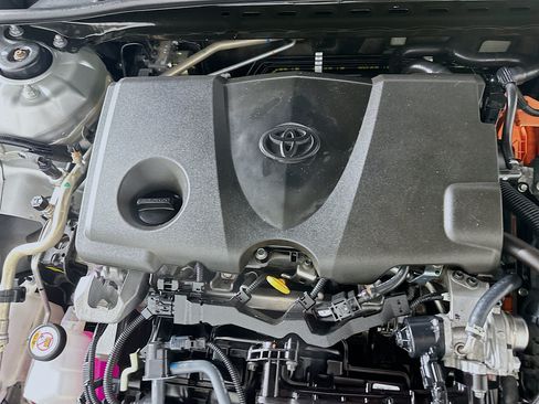 Used 2025 Toyota Camry LE FWD image 31