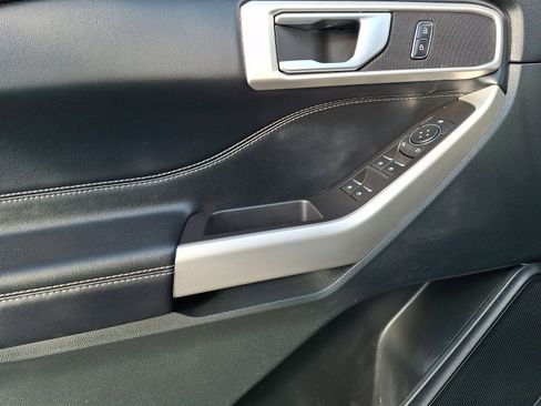Used 2023 Ford Explorer XLT w/ Equipment Group 202A image 13