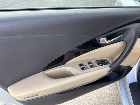 Used 2013 Hyundai Azera w/ Technology Pkg image 7