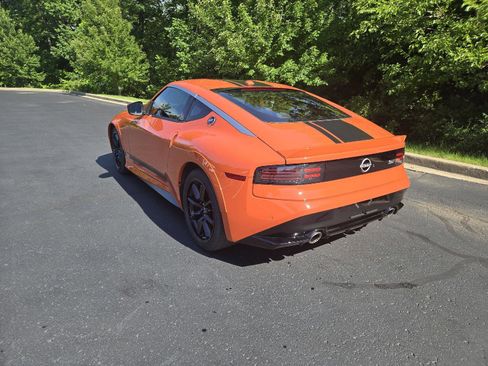 Used 2024 Nissan Z Performance w/ Heritage Edition RWD image 6
