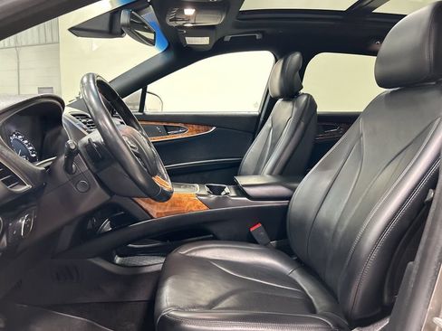 Used 2017 Lincoln MKX Reserve w/ Driver Assistance Package image 10