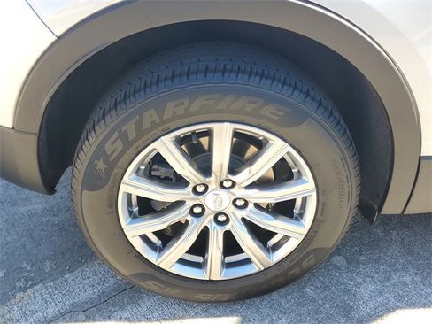 Used 2019 Cadillac XT4 Premium Luxury image 7