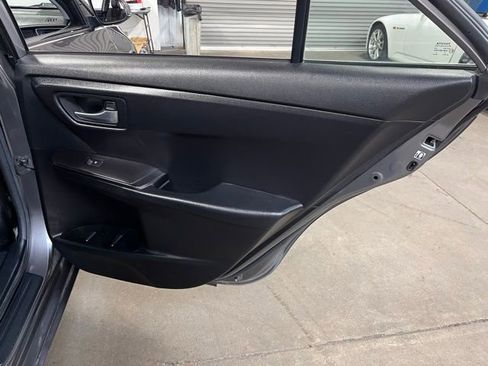 Used 2017 Toyota Camry SE FWD image 15