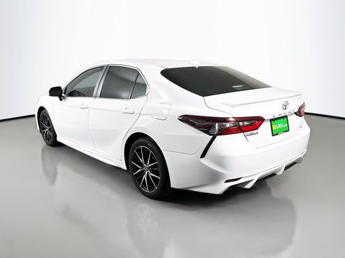 Used 2024 Toyota Camry SE image 7