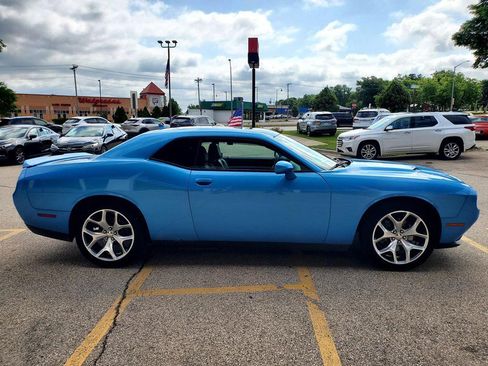 Used 2016 Dodge Challenger SXT Plus RWD image 4