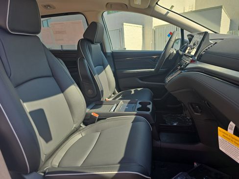 New 2026 Honda Odyssey Touring image 10