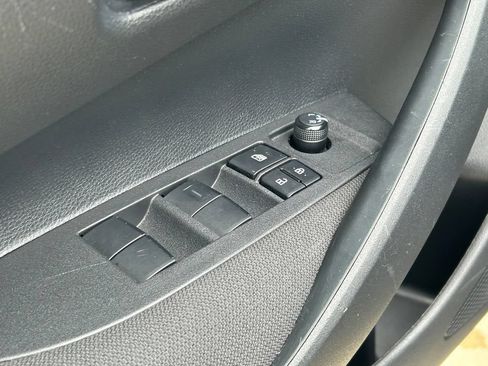 Used 2024 Toyota Corolla LE FWD image 22
