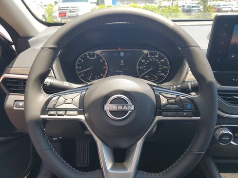 New 2025 Nissan Altima 2.5 SV w/ SV Premium Package FWD image 9