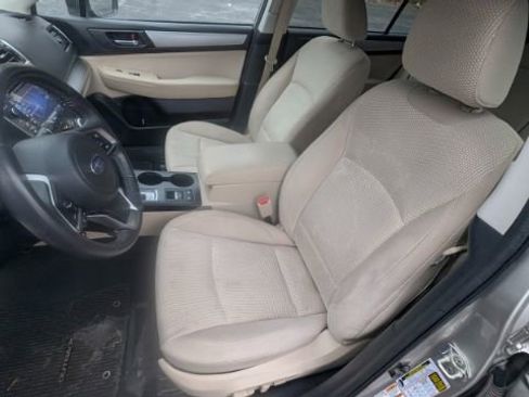 Used 2018 Subaru Outback 2.5i Premium image 16