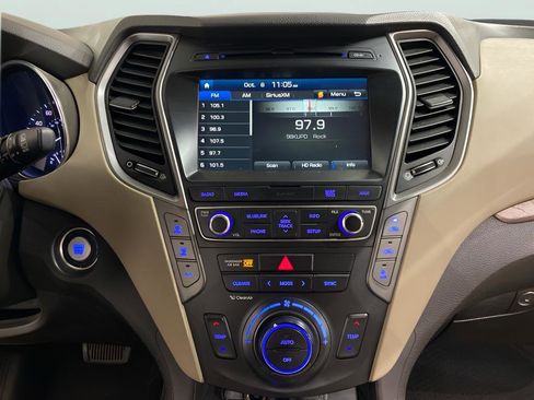 Used 2017 Hyundai Santa Fe Limited image 14