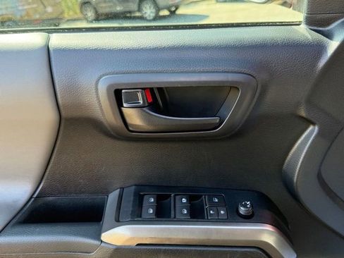 Used 2021 Toyota Tacoma SR5 image 15