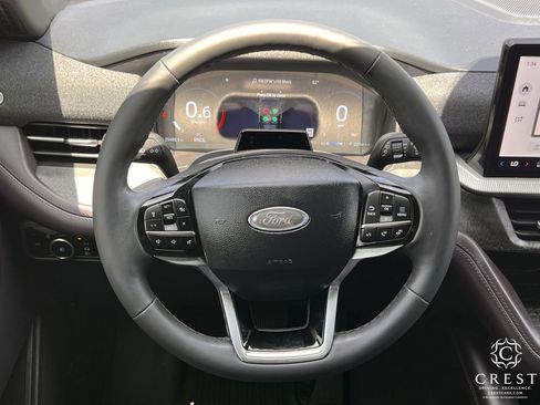 Used 2025 Ford Explorer Platinum w/ Ultimate Package AWD/4WD image 13