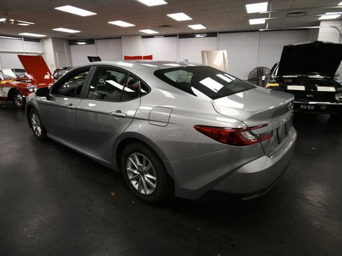 Certified 2025 Toyota Camry LE image 5