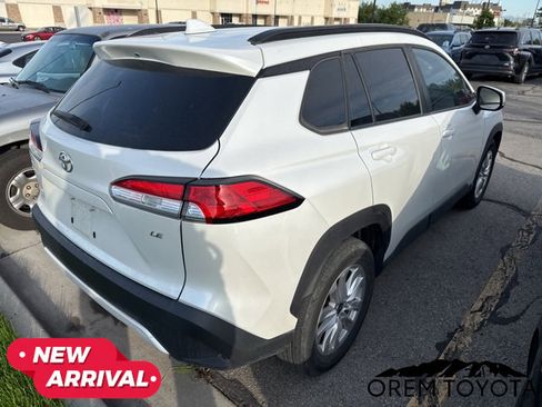 Used 2023 Toyota Corolla Cross LE FWD image 2
