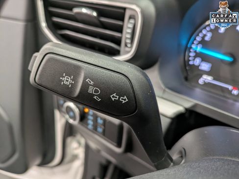 Used 2023 Ford Explorer XLT w/ Equipment Group 202A AWD/4WD image 18