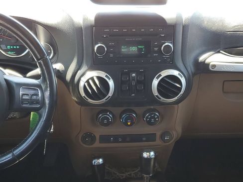 Used 2016 Jeep Wrangler Unlimited Rubicon w/ Max Tow Package AWD/4WD image 21