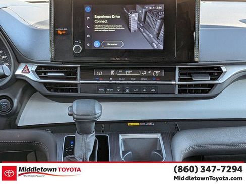 Used 2025 Toyota Sienna LE w/ LE Plus Package AWD/4WD image 31