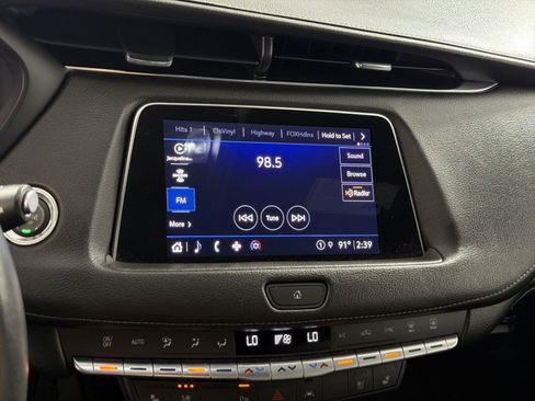 Used 2023 Cadillac XT4 Premium Luxury w/ Technology Package AWD/4WD image 18