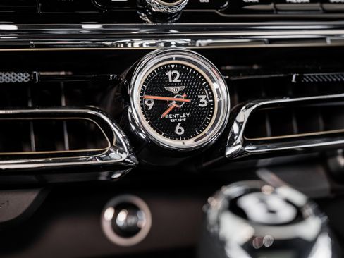 Used 2022 Bentley Flying Spur V8 image 33