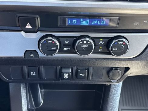 Used 2022 Toyota Tacoma SR5 RWD image 18