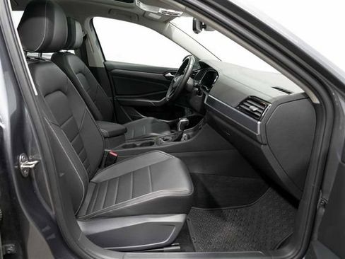 Used 2021 Volkswagen Jetta SE w/ SE Cold Weather Package image 10