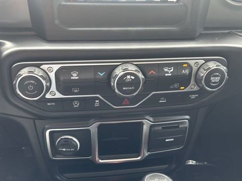 Used 2022 Jeep Wrangler Unlimited Sport AWD/4WD image 27