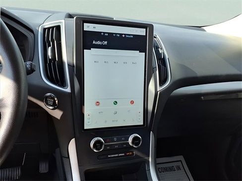 Used 2024 Ford Edge SEL image 11