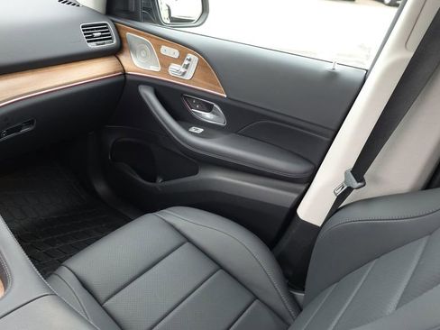 Used 2025 Mercedes-Benz GLE 350 4MATIC image 28