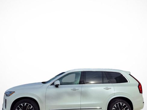 Used 2026 Volvo XC90 B5 Plus image 2
