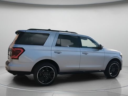 Certified 2023 Ford Expedition Limited image 29