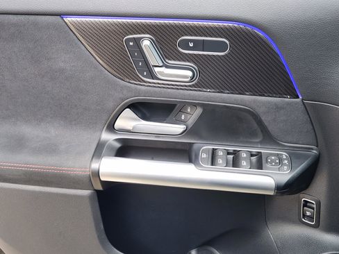 Used 2025 Mercedes-Benz GLA 250 image 15