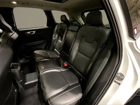 Certified 2022 Volvo XC60 T8 Inscription w/ Advanced Package image 26