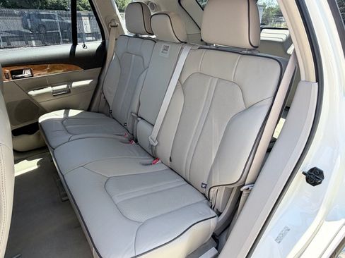 Used 2013 Lincoln MKX FWD image 9