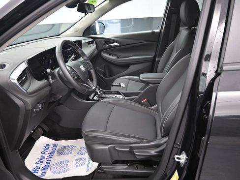 Used 2025 Buick Encore GX Preferred FWD image 25