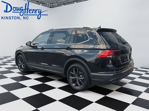 Used 2024 Volkswagen Tiguan SE FWD image 3