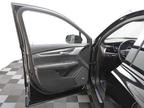 Used 2023 Cadillac XT6 Sport w/ Technology Package AWD/4WD image 5