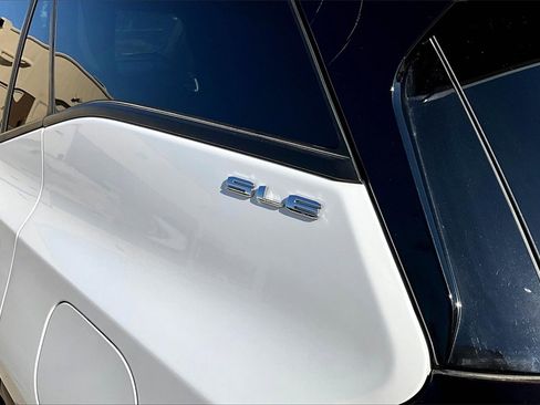 Used 2022 GMC Terrain SLE image 8