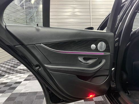 Used 2019 Mercedes-Benz E 300 E 300 4MATIC AWD Luxury Sedan image 39