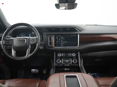 Used 2023 GMC Yukon XL Denali Ultimate AWD/4WD image 19