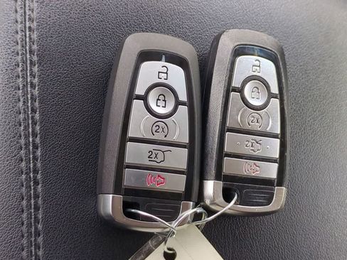 Used 2019 Ford Edge SEL w/ Equipment Group 201A AWD/4WD image 33