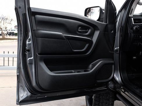 Used 2019 Nissan Titan S w/ S Utility Package image 40