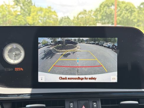 Used 2024 Lexus ES 350 w/ Premium Package FWD image 6