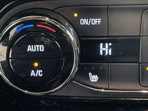 Used 2024 Chevrolet Trax RS image 30