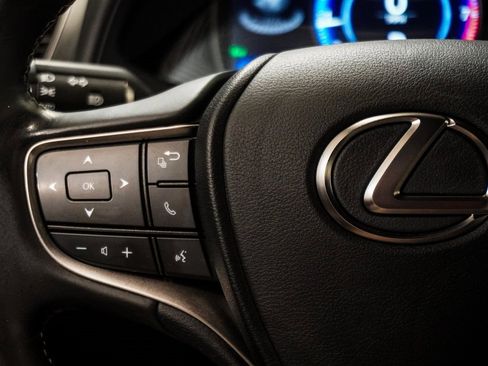 Used 2020 Lexus UX 200 image 15