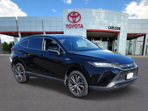 Used 2021 Toyota Venza LE w/ Carpet Mat Package (TMS) image 2