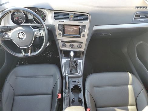 Used 2015 Volkswagen Golf S image 11