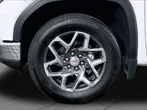 Used 2025 GMC Sierra 1500 SLT RWD image 11