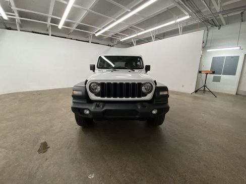 Used 2025 Jeep Wrangler Unlimited Sport AWD/4WD image 9