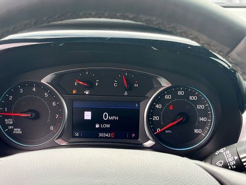 Used 2023 Chevrolet Traverse RS FWD image 12